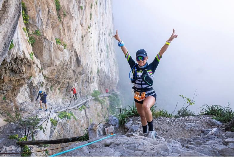 Nallely conquistando el Cañon Mariposas en Nuevo León.